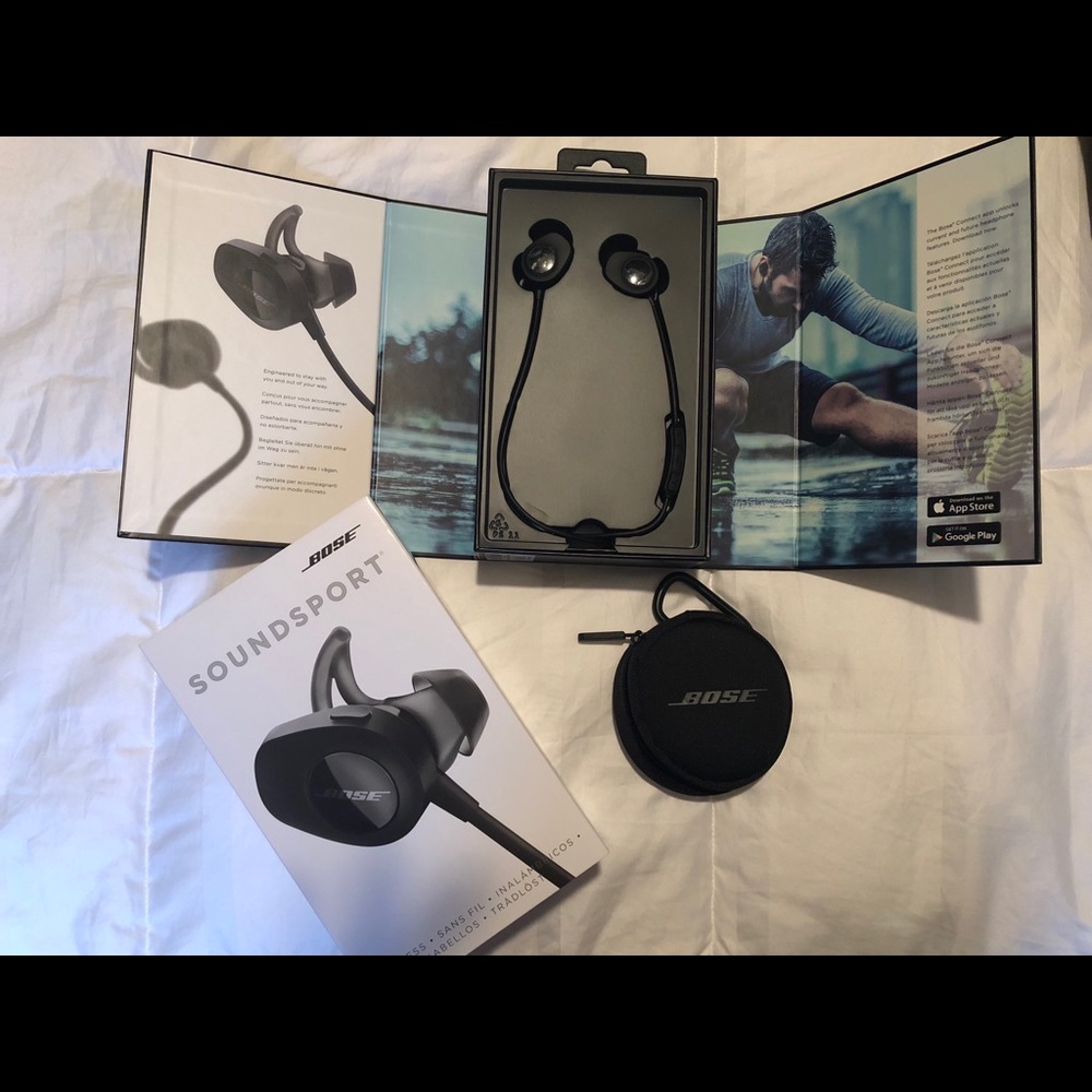 Black Bose wireless soundsport earbuds NWT
